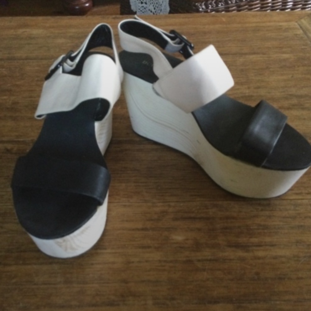 BCBGeneration  Kammie Wooden Leather Platform size 7 browns
